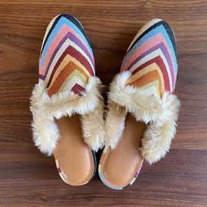 Universal Thread Fur Lined Mules Size 9
